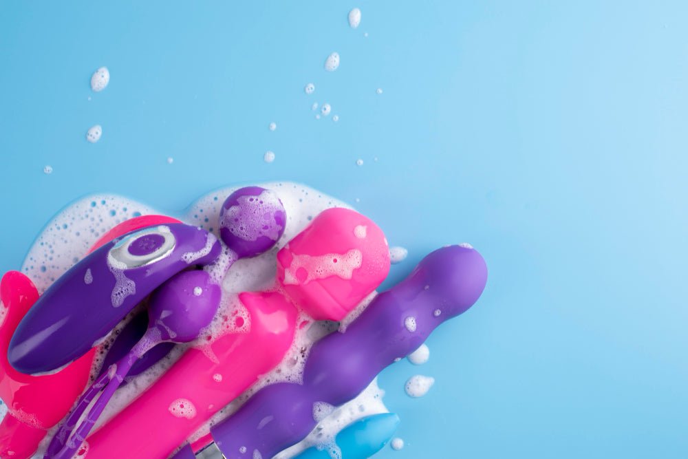 איך לנקות אביזרי מין?