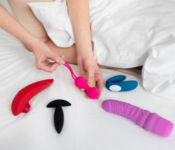 המדריך השלם לשימוש בטוח באביזרי מין